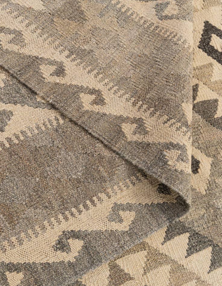 Detail image of  6' 8 x 9' 6  Hand Woven Kilim Maymana Wool Rug