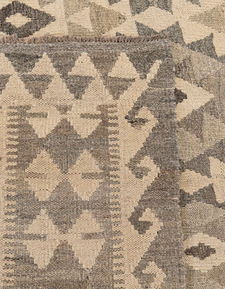 Detail image of  6' 8 x 9' 6  Hand Woven Kilim Maymana Wool Rug