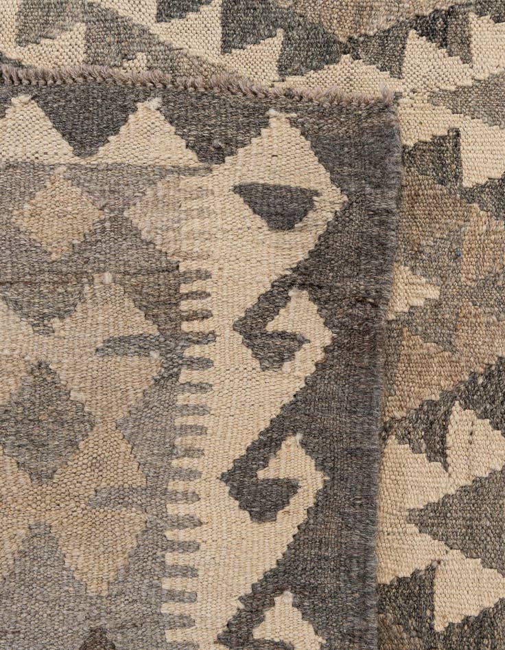 Detail image of  6' 7 x 9' 8  Hand Woven Kilim Maymana Wool Rug