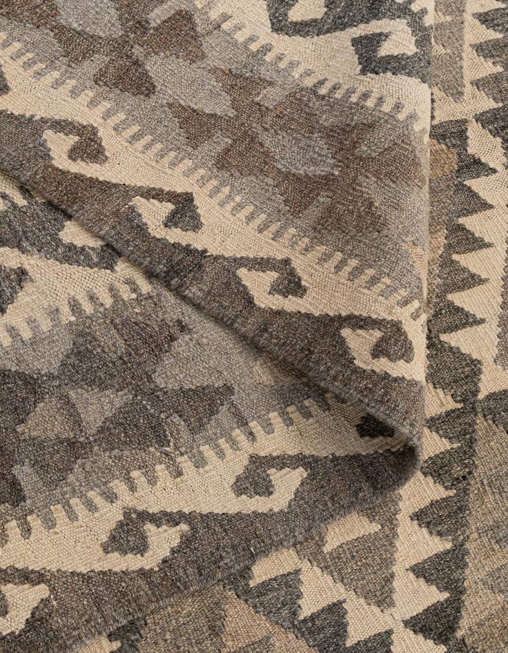 Detail image of  6' 7 x 9' 8  Hand Woven Kilim Maymana Wool Rug