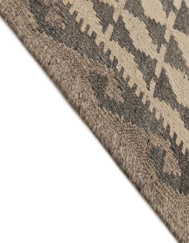 Detail image of  6' 8 x 9' 7  Hand Woven Kilim Maymana Wool Rug
