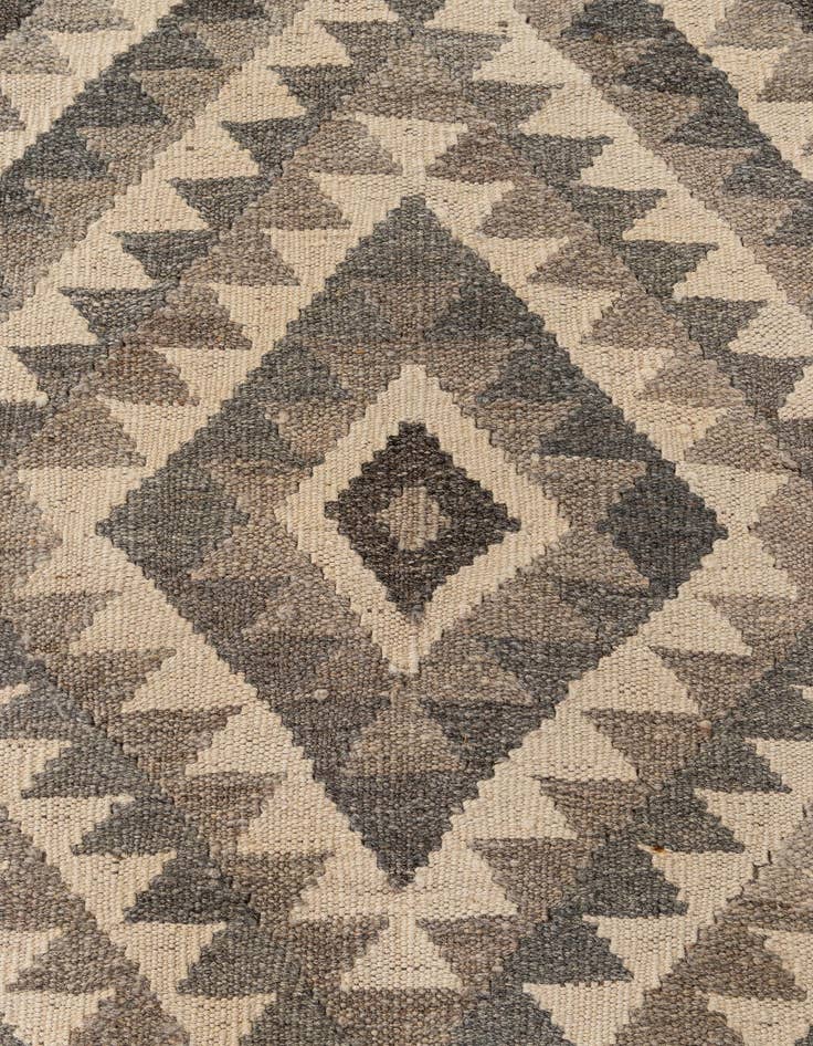 Detail image of  6' 8 x 9' 7  Hand Woven Kilim Maymana Wool Rug