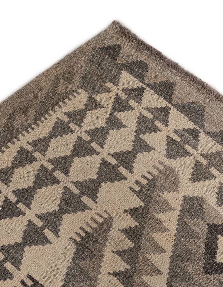 Detail image of  6' 8 x 9' 7  Hand Woven Kilim Maymana Wool Rug