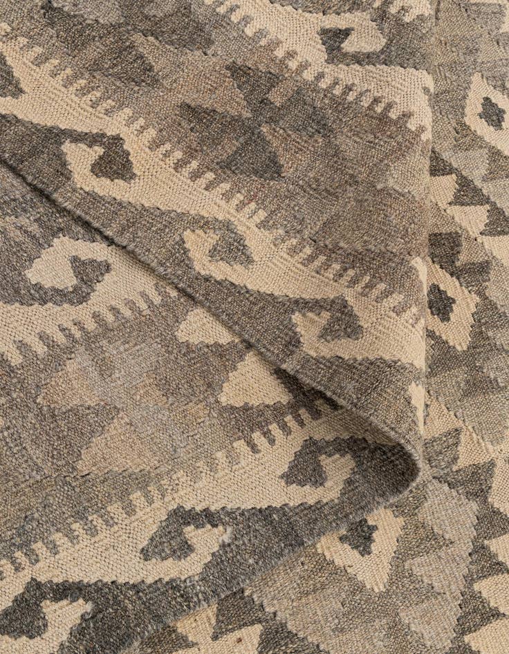 Detail image of  6' 8 x 9' 7  Hand Woven Kilim Maymana Wool Rug