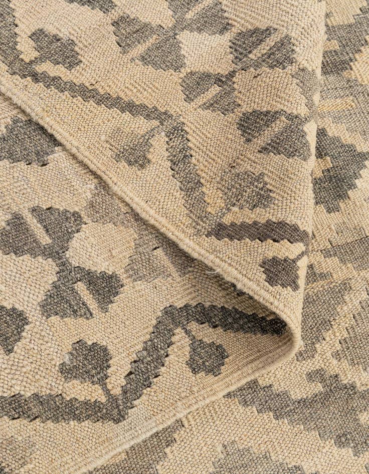 Detail image of  6' 9 x 9' 10  Hand Woven Kilim Maymana Wool Rug