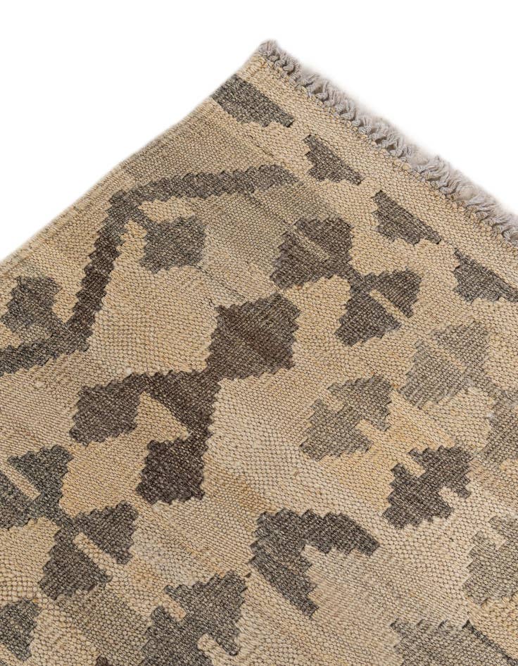 Detail image of  6' 9 x 9' 10  Hand Woven Kilim Maymana Wool Rug