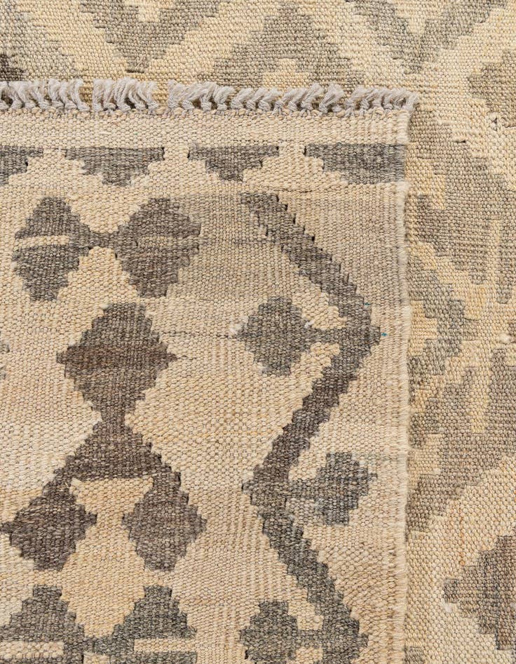 Detail image of  6' 9 x 9' 10  Hand Woven Kilim Maymana Wool Rug