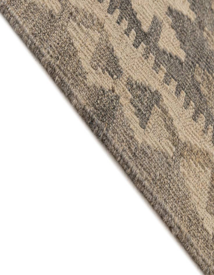 Detail image of  6' 8 x 9' 10  Hand Woven Kilim Maymana Wool Rug