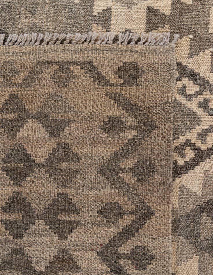 Detail image of  6' 8 x 9' 8  Hand Woven Kilim Maymana Wool Rug