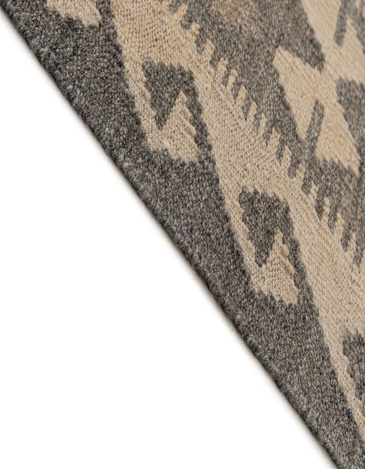 Detail image of  7' 3 x 9' 8  Hand Woven Kilim Maymana Wool Rug