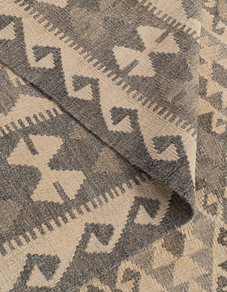 Detail image of  7' 3 x 9' 8  Hand Woven Kilim Maymana Wool Rug