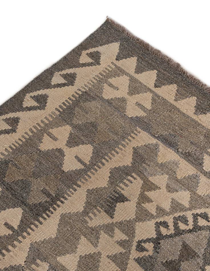 Detail image of  7' 3 x 9' 8  Hand Woven Kilim Maymana Wool Rug