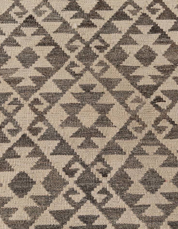 Detail image of  6' 11 x 9' 11  Hand Woven Kilim Maymana Wool Rug