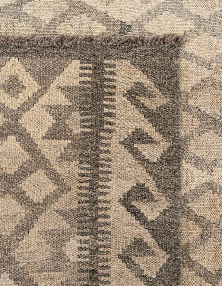 Detail image of  7' 2 x 9' 11  Hand Woven Kilim Maymana Wool Rug