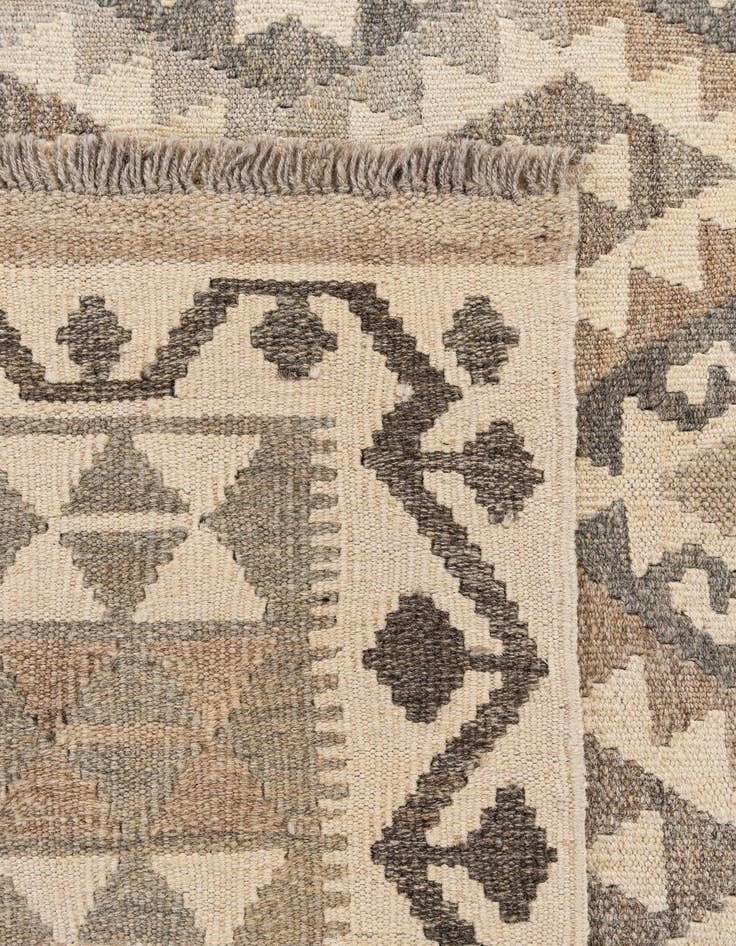 Detail image of  6' 11 x 9' 11  Hand Woven Kilim Maymana Wool Rug