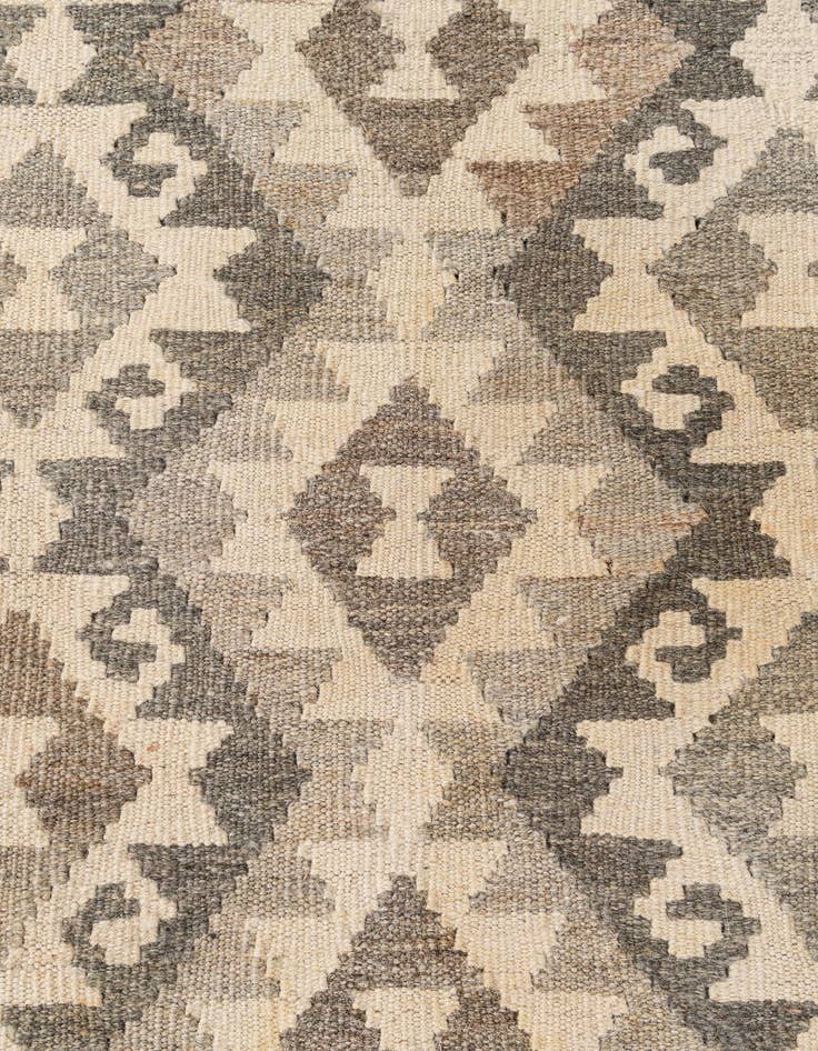 Detail image of  6' 11 x 9' 11  Hand Woven Kilim Maymana Wool Rug