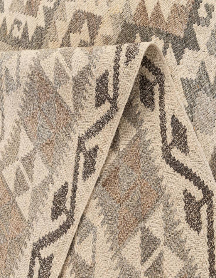 Detail image of  6' 11 x 9' 11  Hand Woven Kilim Maymana Wool Rug