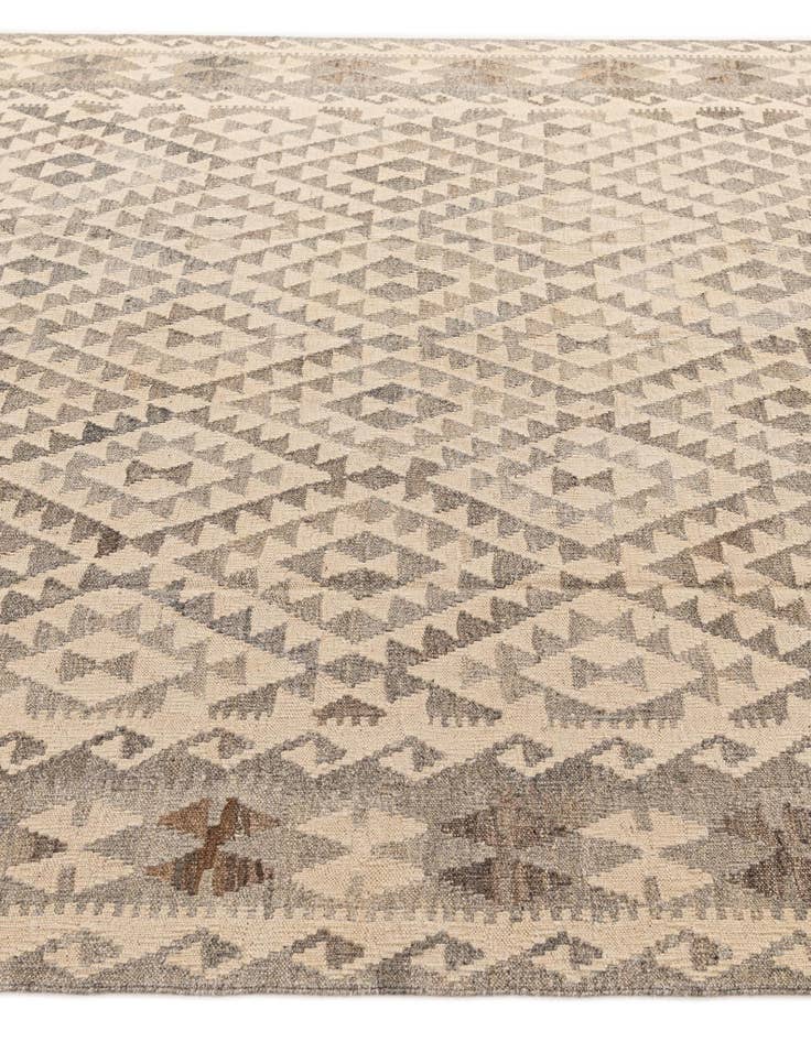 Detail image of  6' 10 x 9' 10  Hand Woven Kilim Maymana Wool Rug