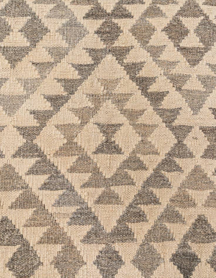 Detail image of  6' 10 x 9' 10  Hand Woven Kilim Maymana Wool Rug