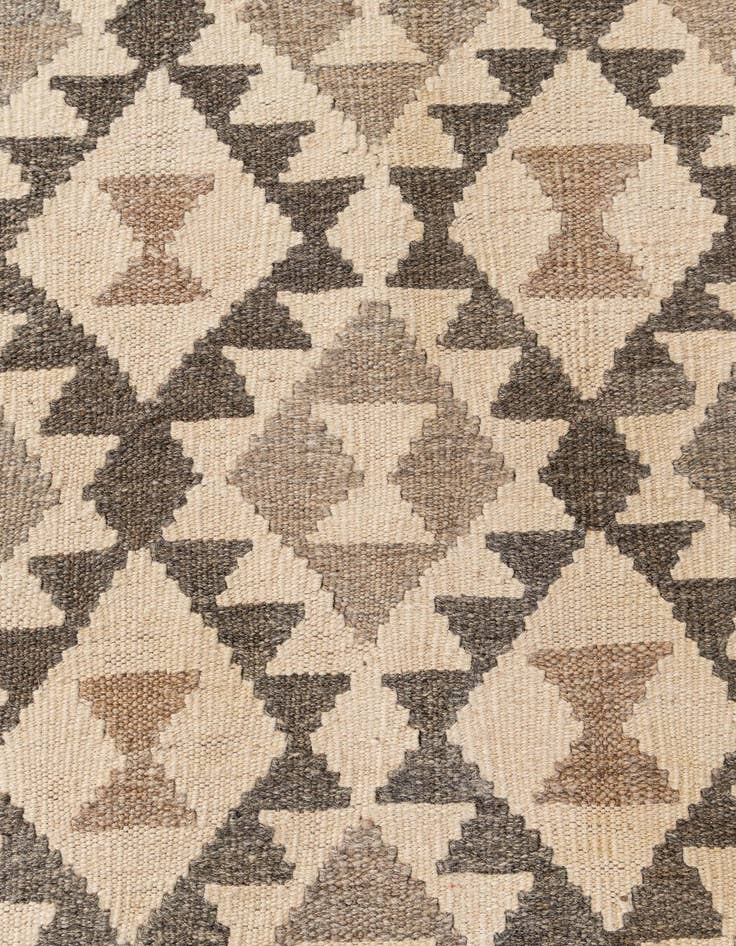 Detail image of  6' 9 x 9' 10  Hand Woven Kilim Maymana Wool Rug