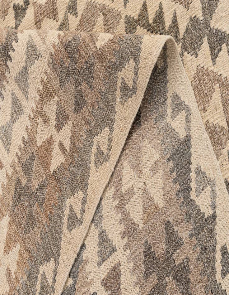 Detail image of  6' 9 x 9' 11  Hand Woven Kilim Maymana Wool Rug