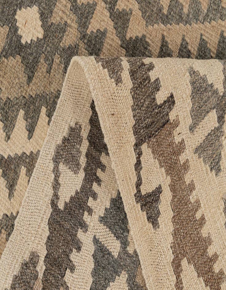 Detail image of  3' 5 x 5' 6  Hand Woven Kilim Maymana Wool Rug