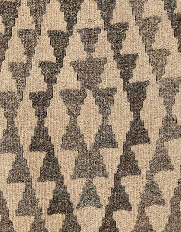 Detail image of  3' 5 x 5' 9  Hand Woven Kilim Maymana Wool Rug