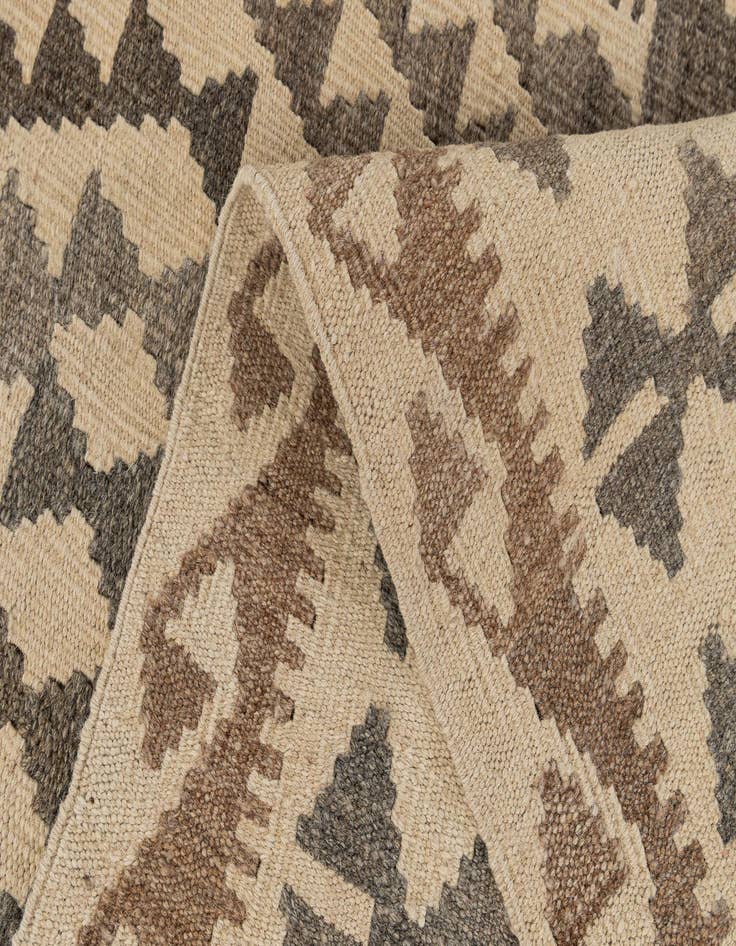 Detail image of  3' 5 x 5' 9  Hand Woven Kilim Maymana Wool Rug