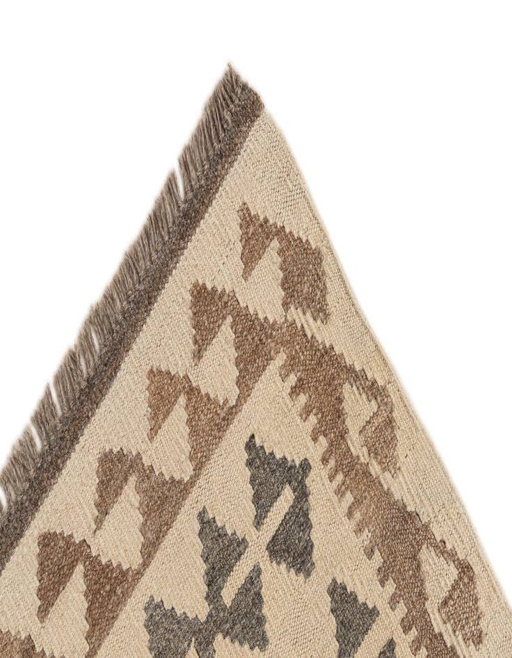 Detail image of  3' 5 x 5' 9  Hand Woven Kilim Maymana Wool Rug