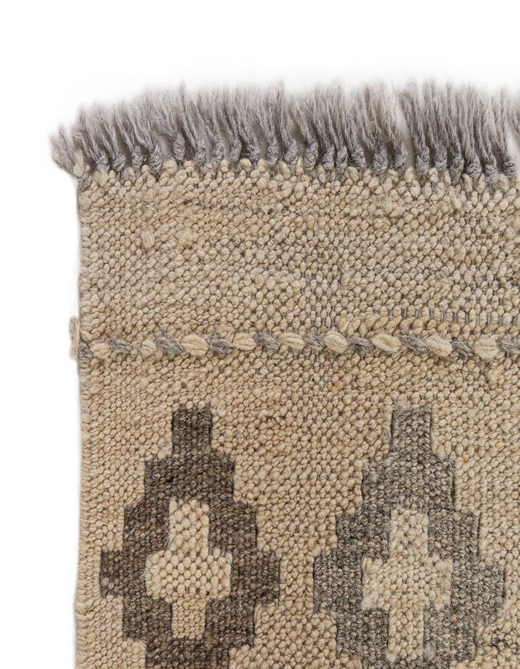 Detail image of  6' 10 x 9' 10  Hand Woven Kilim Maymana Wool Rug