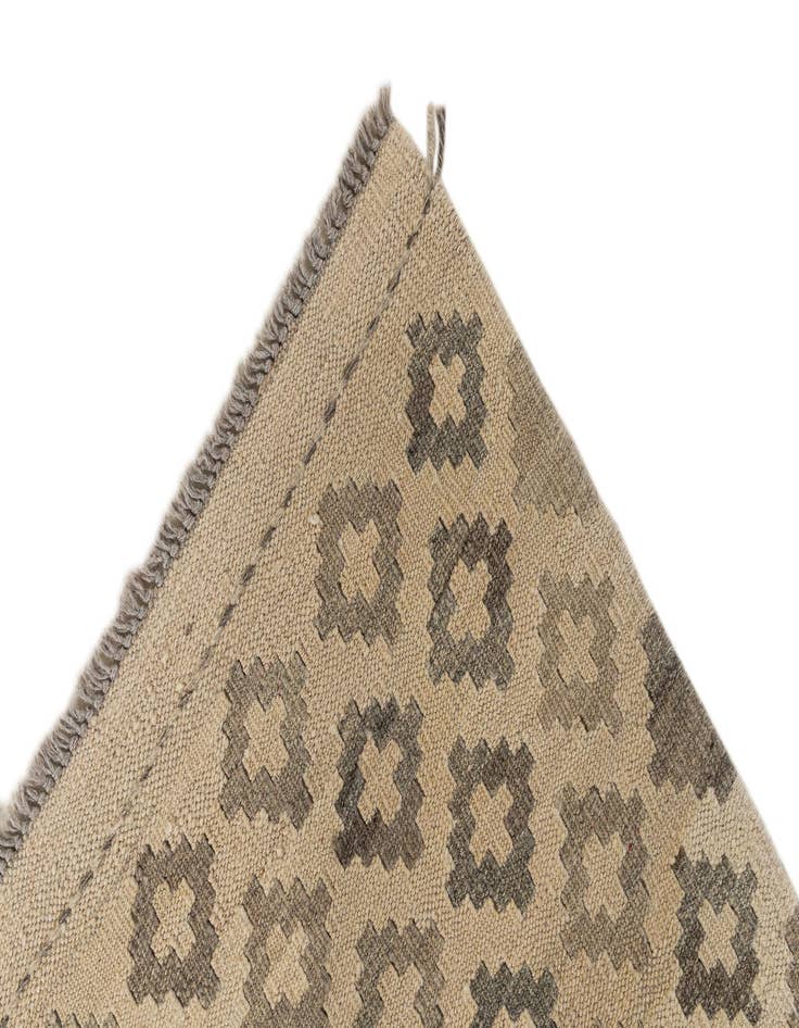 Detail image of  6' 10 x 9' 10  Hand Woven Kilim Maymana Wool Rug