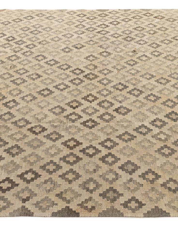 Detail image of  6' 10 x 9' 10  Hand Woven Kilim Maymana Wool Rug