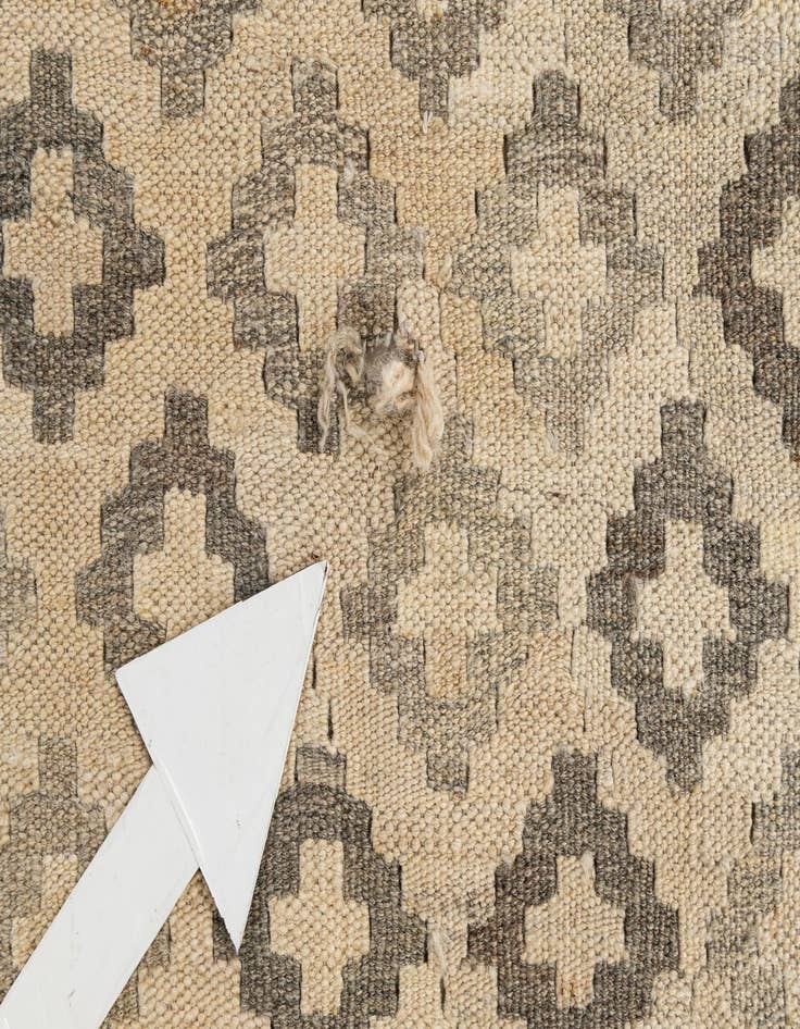 Detail image of  6' 10 x 9' 10  Hand Woven Kilim Maymana Wool Rug