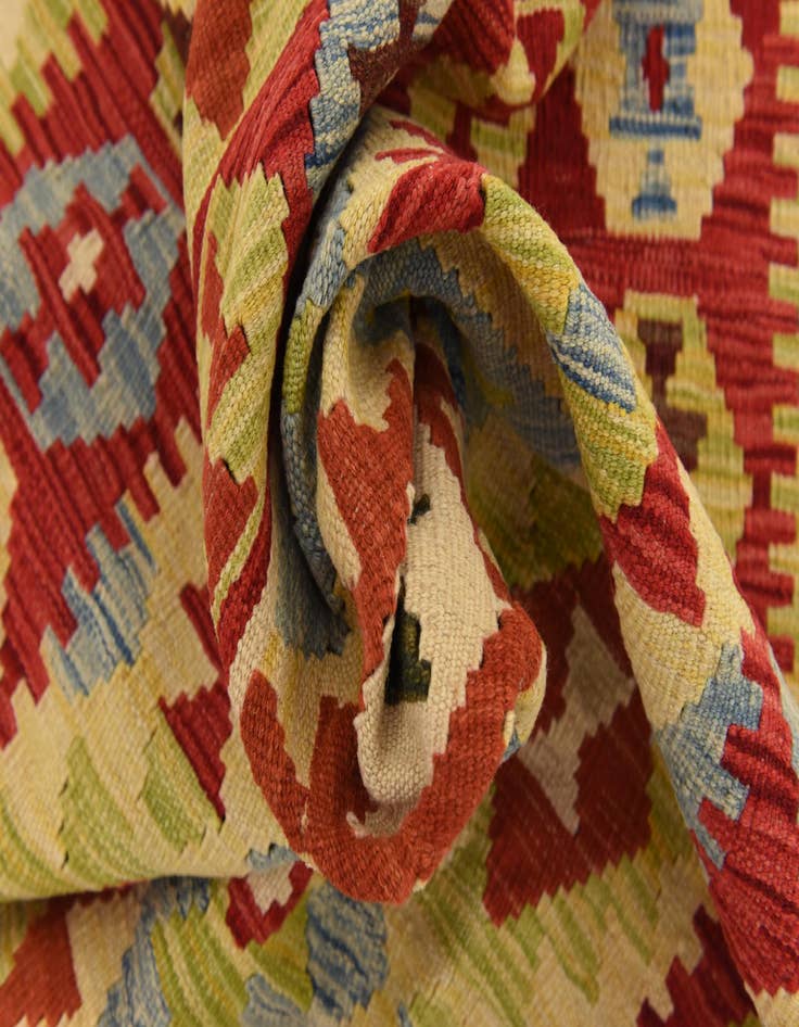 Detail image of  4' 10 x 6' 3  Hand Woven Kilim Maymana Wool Rug