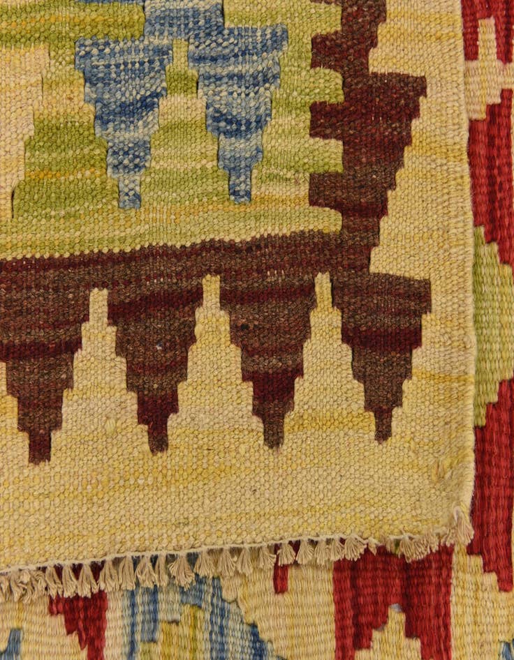 Detail image of  4' 10 x 6' 3  Hand Woven Kilim Maymana Wool Rug