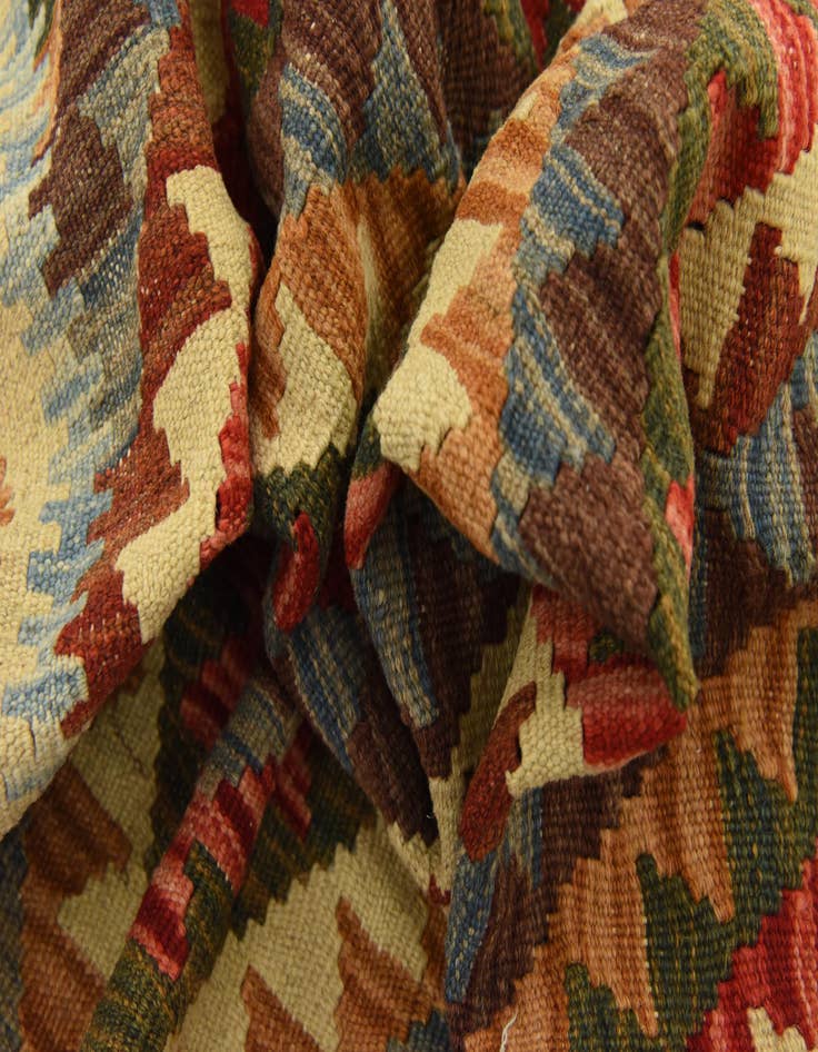 Detail image of  4' 1 x 5' 10  Hand Woven Kilim Maymana Wool Rug