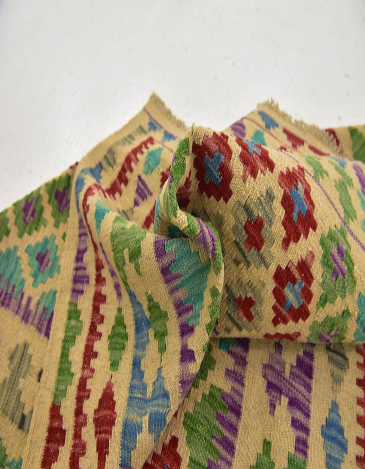 Detail image of  3' 6 x 4' 9  Hand Woven Kilim Maymana Wool Rug