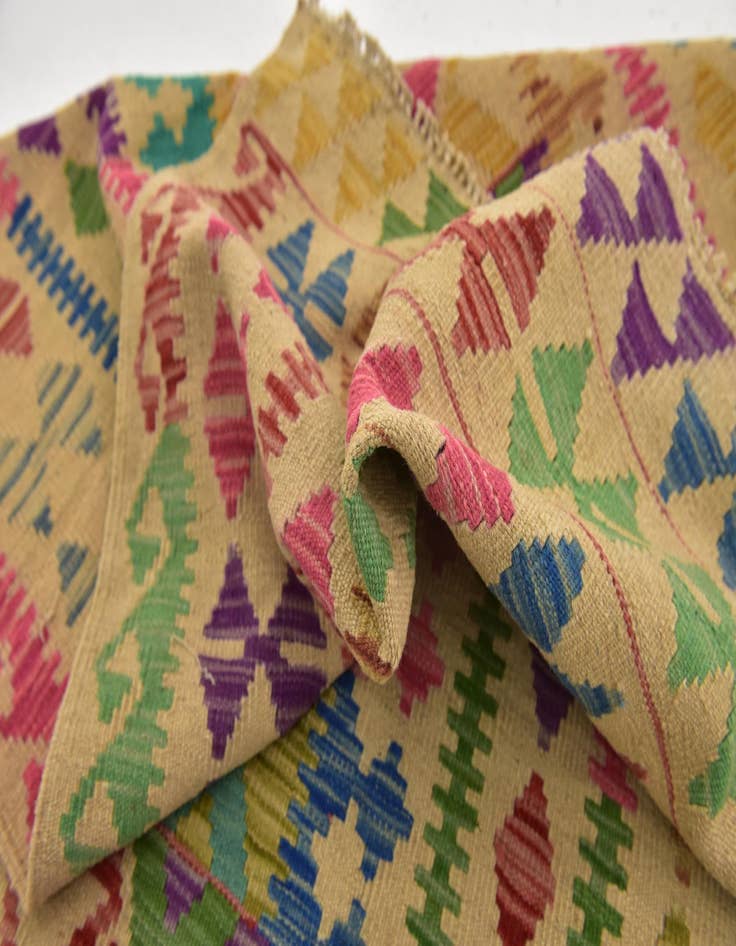 Detail image of  3' 10 x 6'  Hand Woven Kilim Maymana Wool Rug