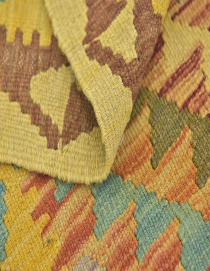 Detail image of  3' 2 x 5' 2  Hand Woven Kilim Maymana Wool Rug
