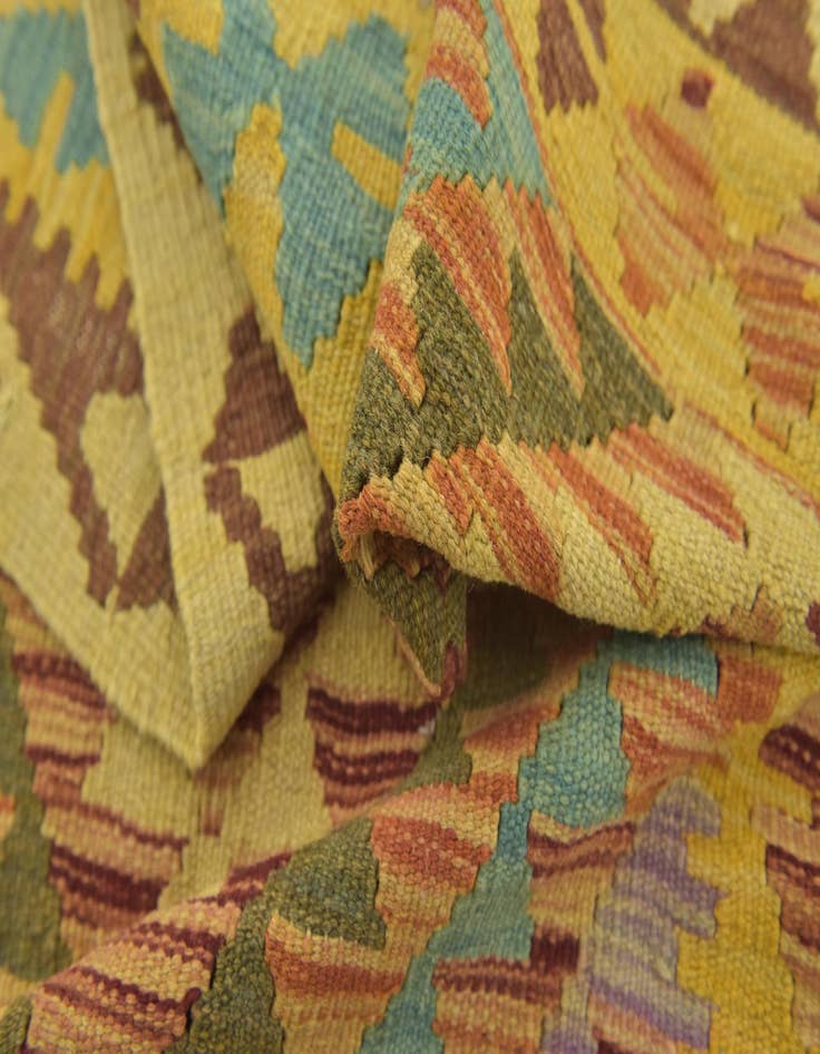 Detail image of  3' 2 x 5' 2  Hand Woven Kilim Maymana Wool Rug