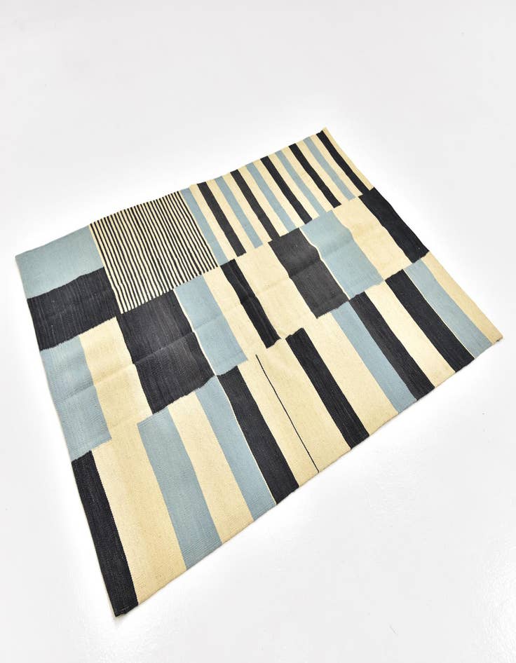 Detail image of  4' 3 x 5' 10  Hand Woven Kilim Modern Wool Rug