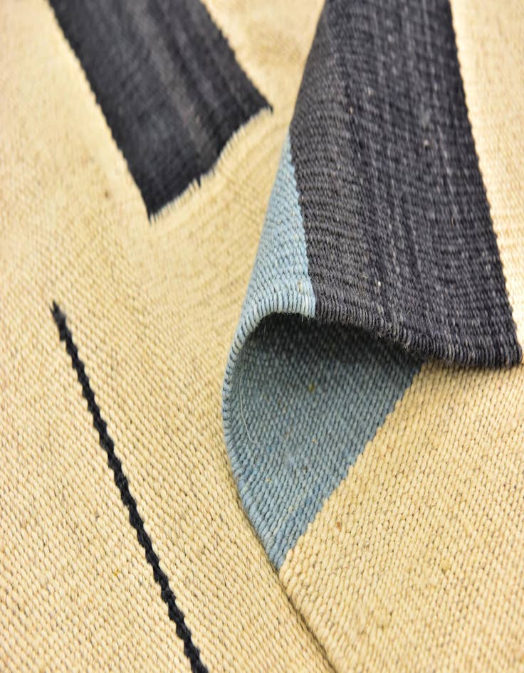 Detail image of  4' 3 x 5' 10  Hand Woven Kilim Modern Wool Rug