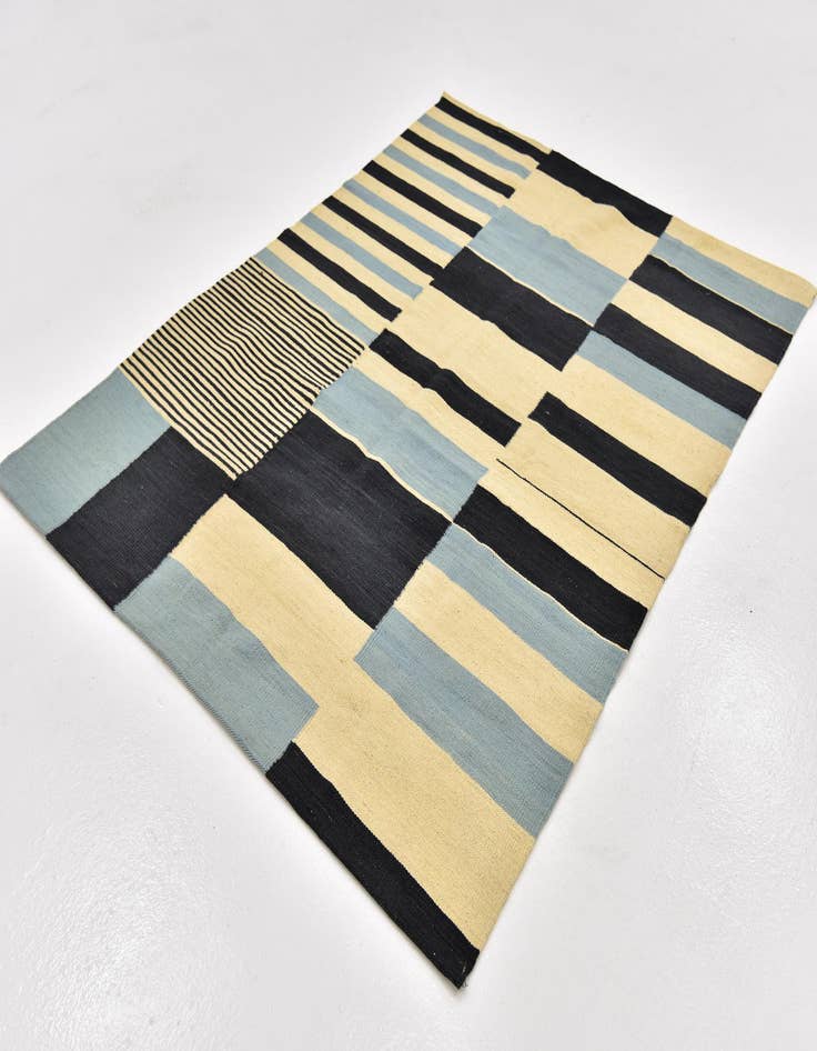 Detail image of  4' 5 x 5' 9  Hand Woven Kilim Modern Wool Rug