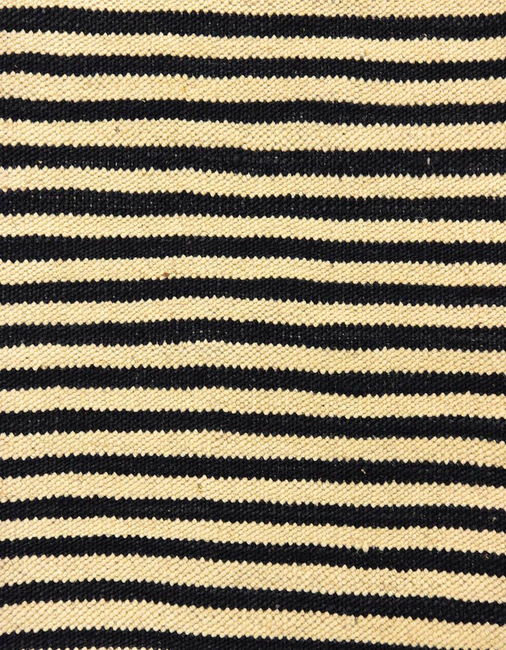 Detail image of  4' 5 x 5' 9  Hand Woven Kilim Modern Wool Rug