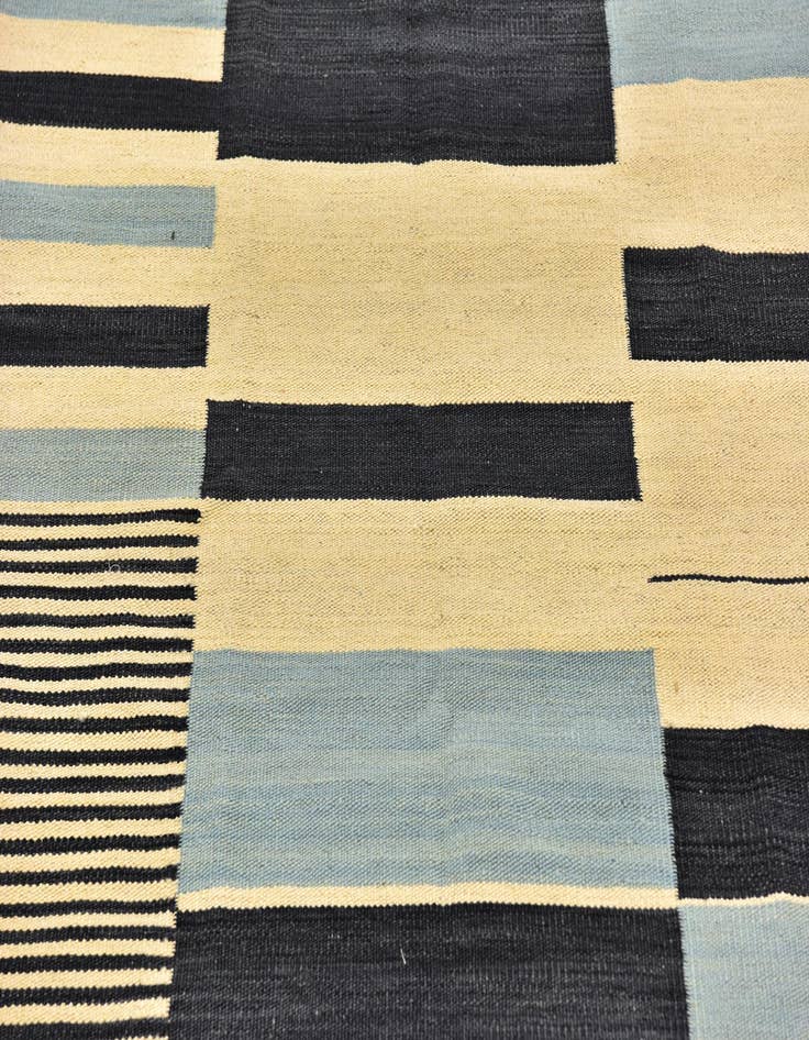 Detail image of  4' 5 x 5' 10  Hand Woven Kilim Modern Wool Rug