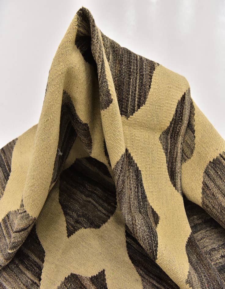 Detail image of  5' x 6' 6  Hand Woven Kilim Modern Wool Rug