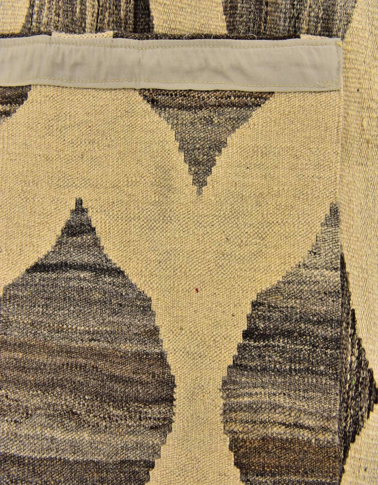 Detail image of  5' x 6' 6  Hand Woven Kilim Modern Wool Rug