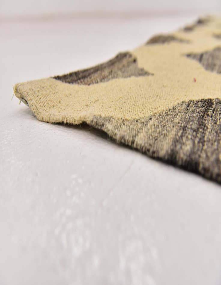 Detail image of  5' x 6' 6  Hand Woven Kilim Modern Wool Rug