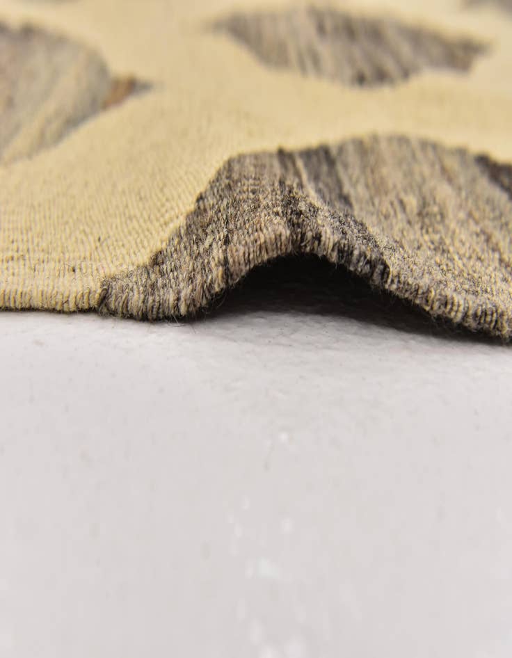 Detail image of  5' x 6' 6  Hand Woven Kilim Modern Wool Rug