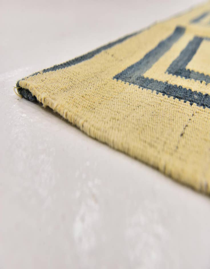 Detail image of  5' 10 x 7' 10  Hand Woven Kilim Modern Wool Rug